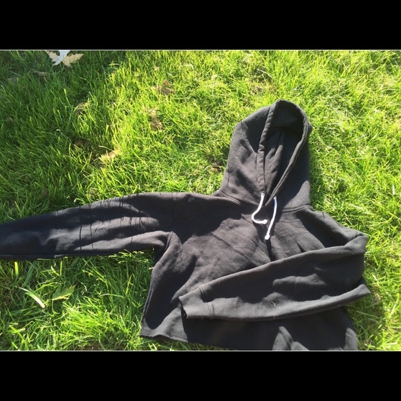 Two cropped hoodies from Urban Outfitters!! - Picture 6 of 6